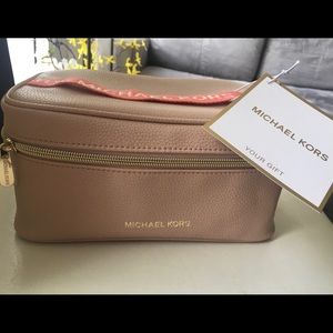 Michael Kors Make Up bag.
